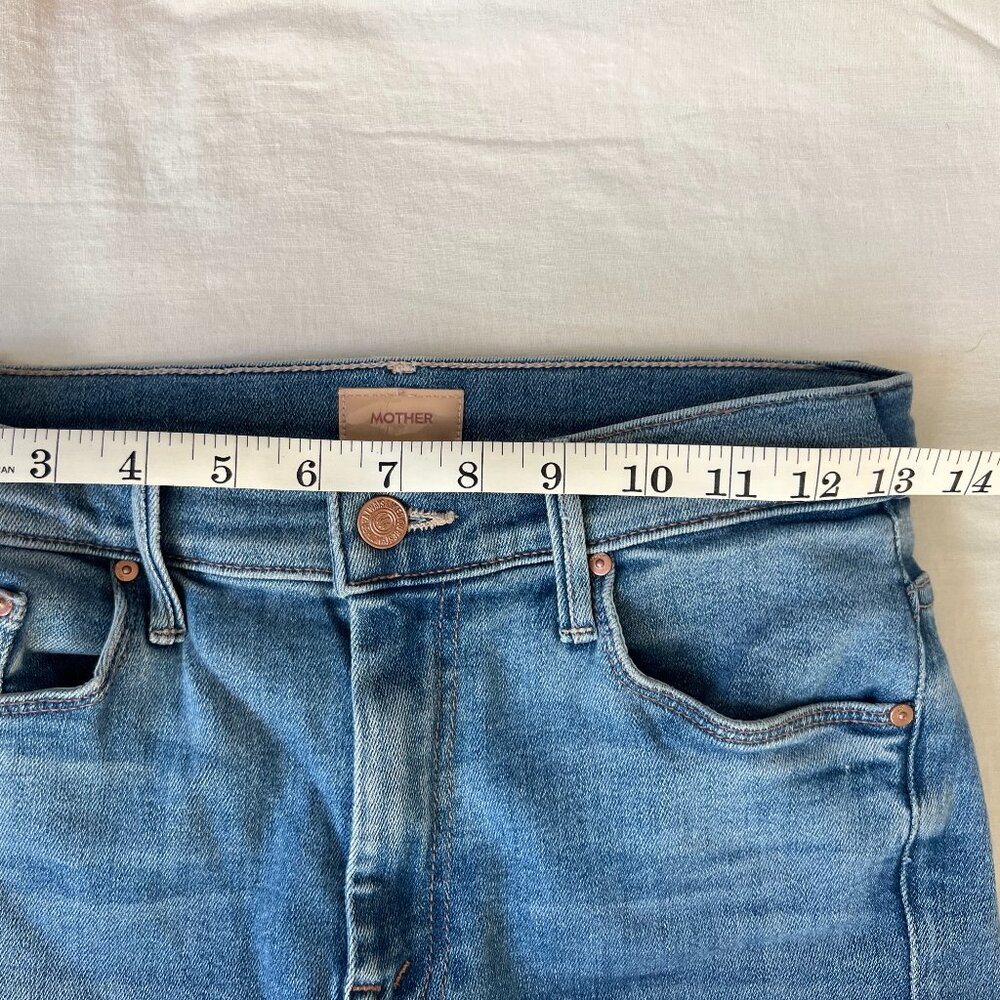 MOTHER Weekender Fray Jeans Size 27 in Groovy Kind of Love - Picture 4 of 9
